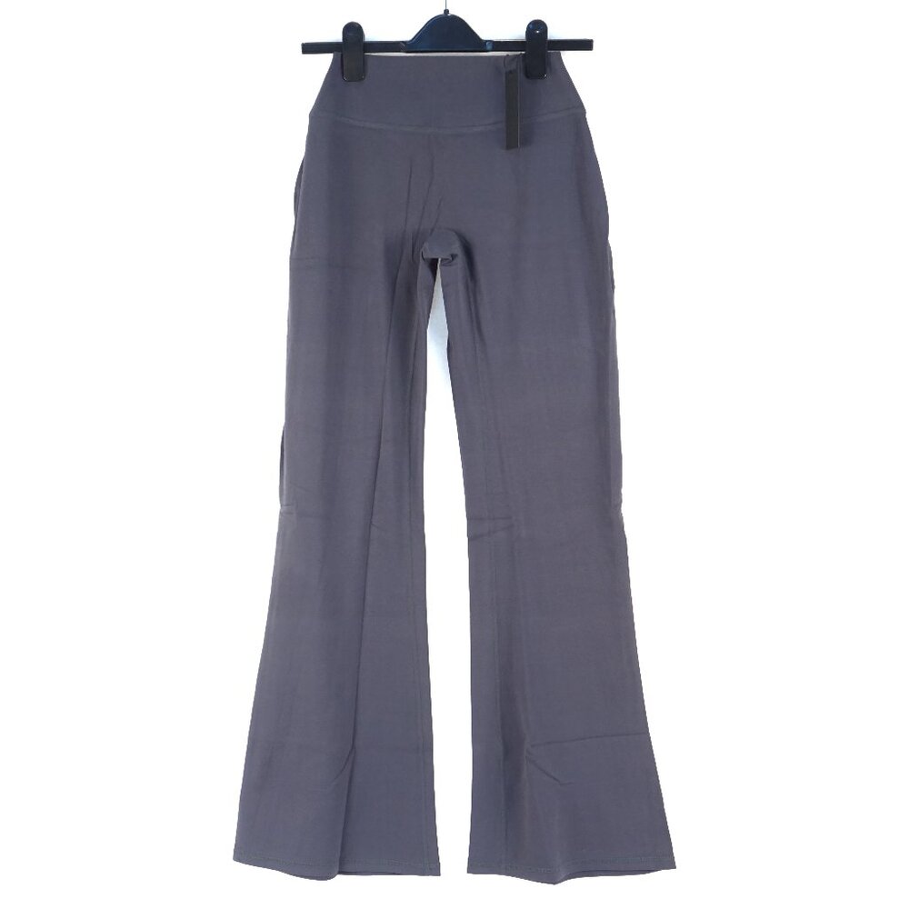 Oner Active SoftMotion Flared Bottom Leggings In Coal Women's Size M - (NWT)